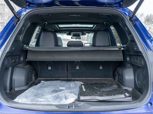 Used 2025 Subaru Forester Sport image 9