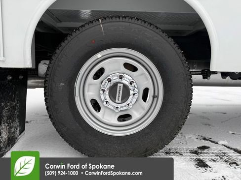 New 2026 Ford F250 XL w/ XL Chrome Package image 8