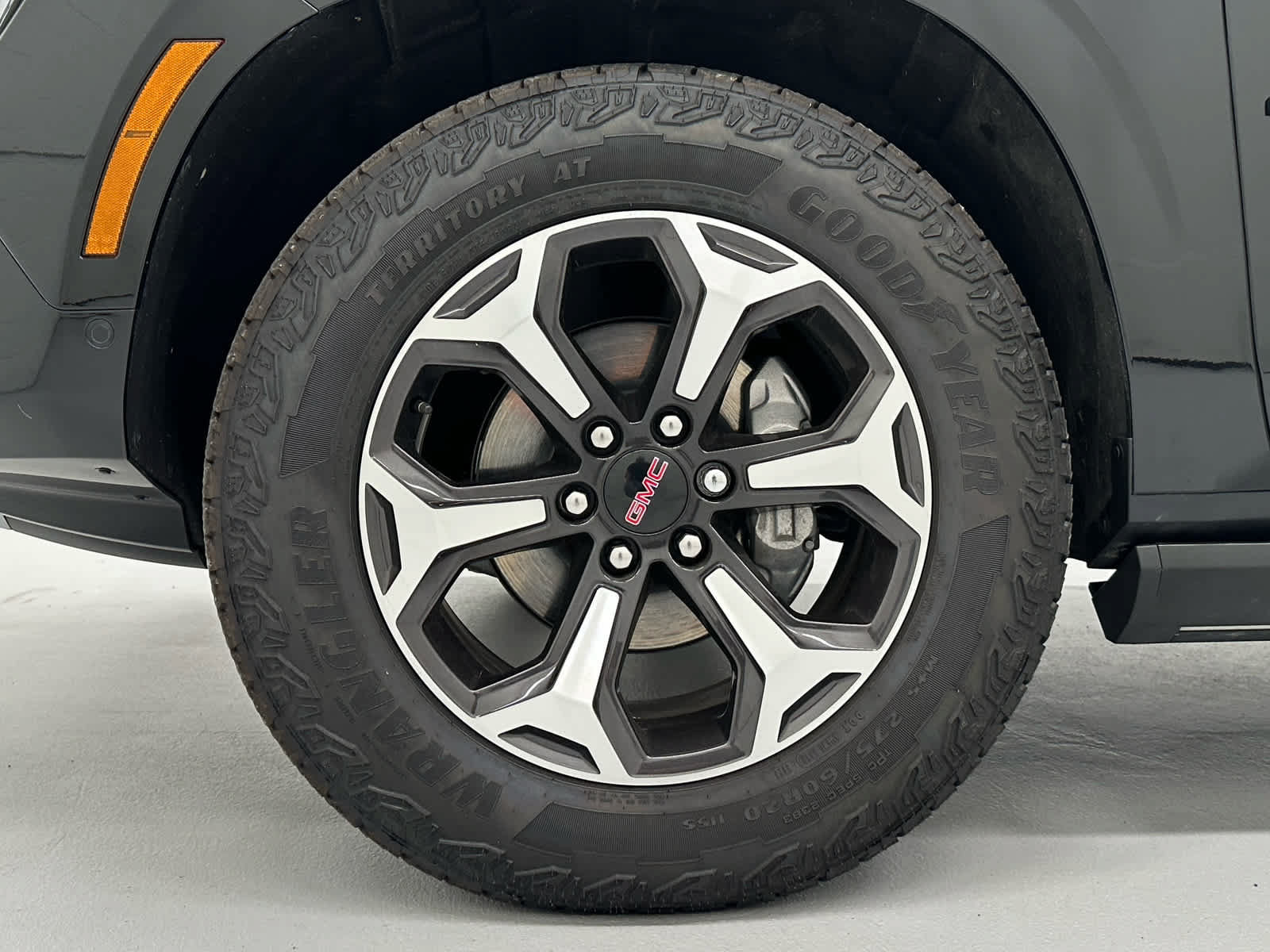 Used 2026 GMC Yukon AT4 Ultimate AWD/4WD image 9