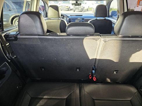 Used 2021 Volkswagen Atlas SE w/ Panoramic Sunroof Package FWD image 14