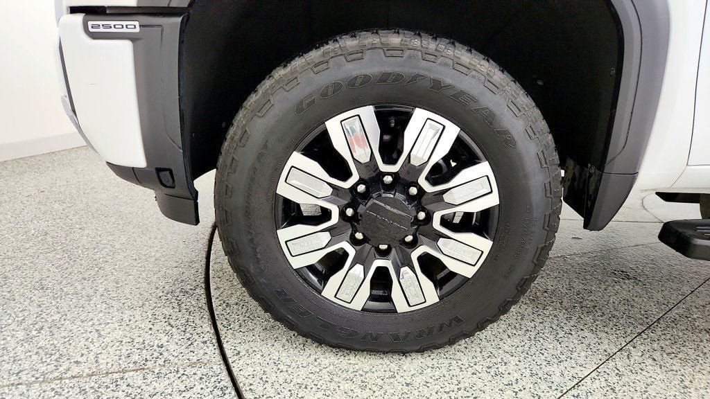 Used 2024 GMC Sierra 2500 Denali w/ Denali Reserve Package AWD/4WD image 9