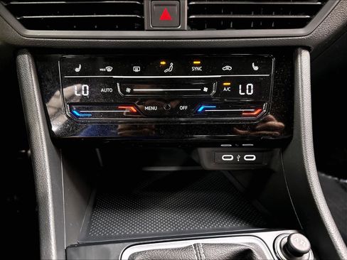 Used 2025 Volkswagen Jetta Sport FWD image 17