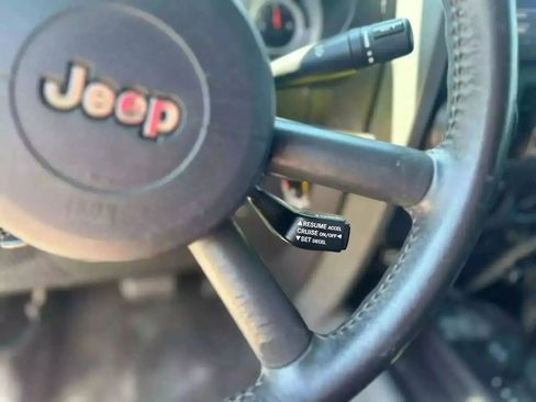 Used 2007 Jeep Wrangler Unlimited Sahara image 9