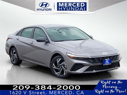 New 2025 Hyundai Elantra SEL image 1