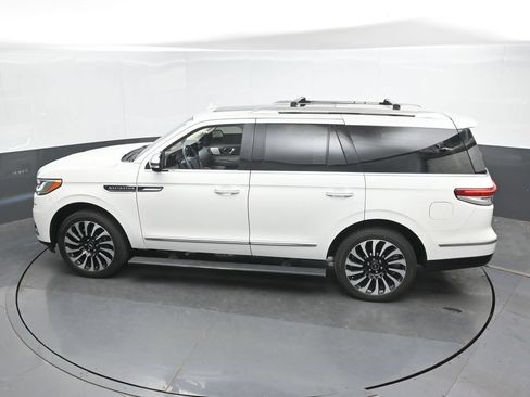 Used 2022 Lincoln Navigator Black Label AWD/4WD image 37