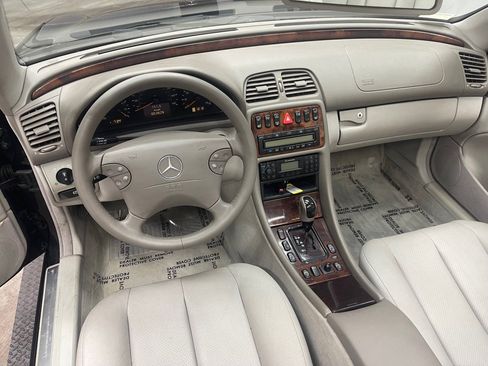 Used 2002 Mercedes-Benz CLK 320 Cabriolet image 38