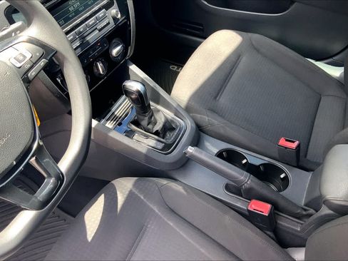 Used 2015 Volkswagen Jetta TDI S FWD image 16