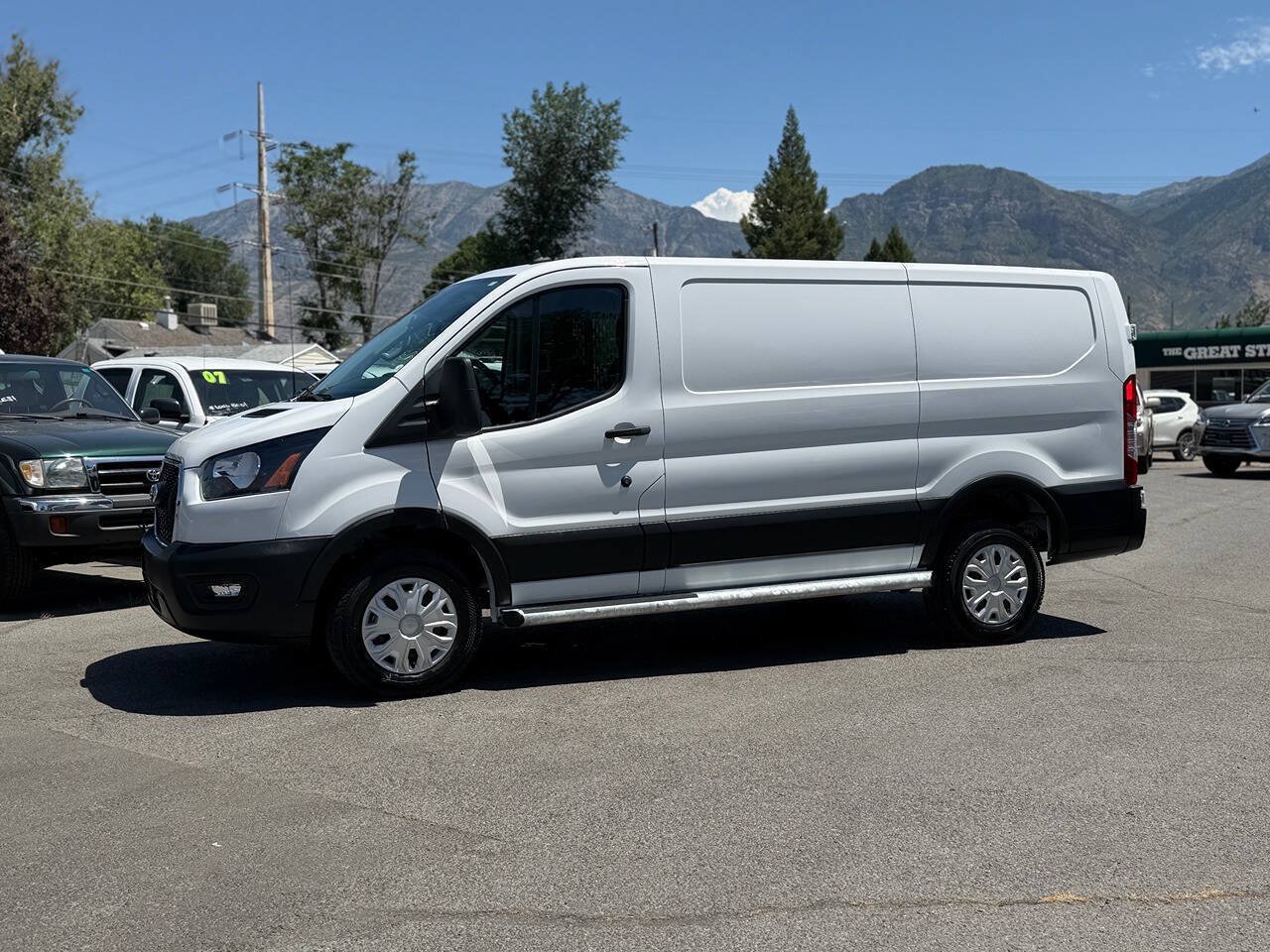 Used 2025 Ford Transit 250 Low Roof w/ Exterior Upgrade Package RWD image 7