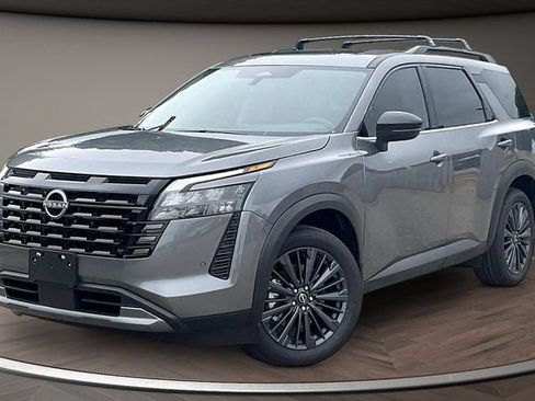 New 2026 Nissan Pathfinder SL w/ SL Premium Package FWD image 1