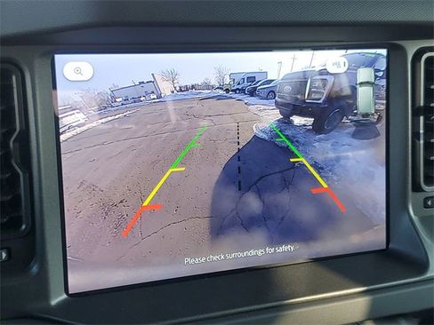 Used 2025 Ford Bronco Badlands image 21