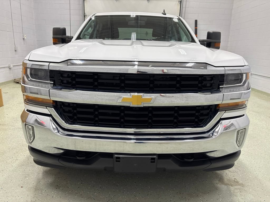 Used 2017 Chevrolet Silverado 1500 LT w/ All Star Edition AWD/4WD image 10