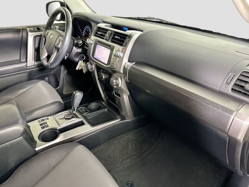 Used 2019 Toyota 4Runner SR5 Premium image 30