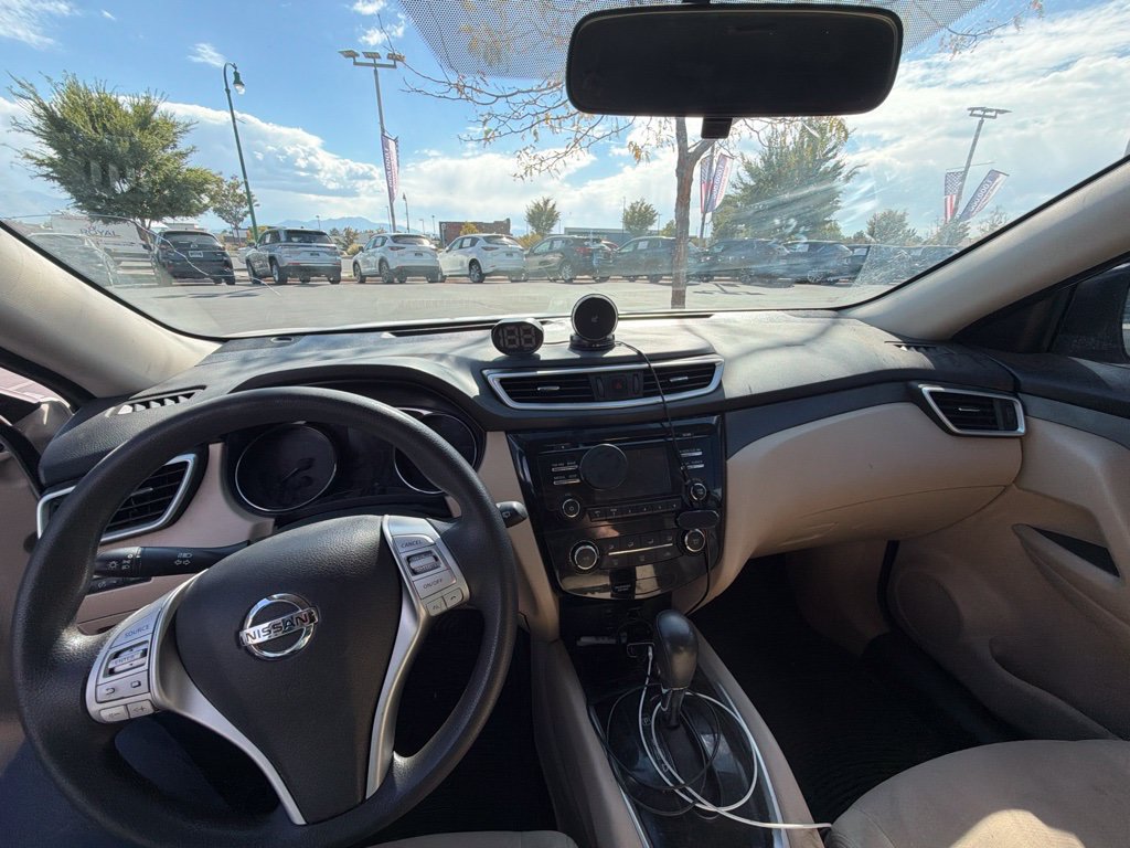 Used 2016 Nissan Rogue S FWD image 4