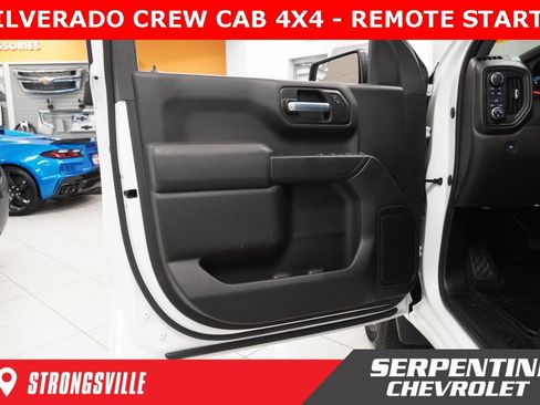 Used 2020 Chevrolet Silverado 1500 Custom w/ Custom Value Package image 5