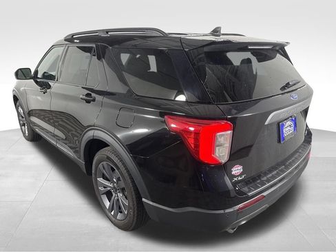 Used 2023 Ford Explorer XLT w/ Equipment Group 202A AWD/4WD image 9
