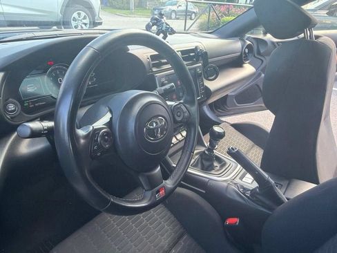 Used 2025 Toyota GR86 w/ ALL Weather Mat Package (TMS) RWD image 4