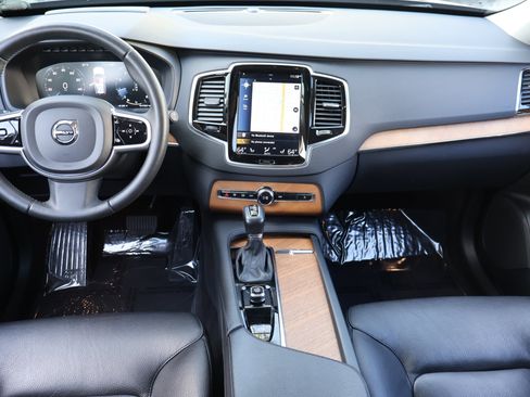 Used 2022 Volvo XC90 T6 Momentum w/ Advanced Package image 18