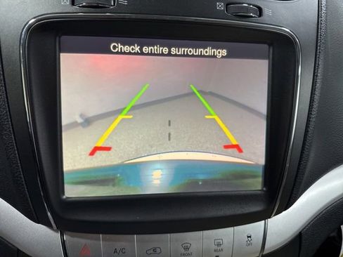 Used 2018 Dodge Journey SXT w/ Safe & Sound Group FWD image 2