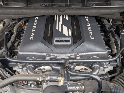 Certified 2023 Cadillac Escalade V w/ LPO, ONYX Package image 28