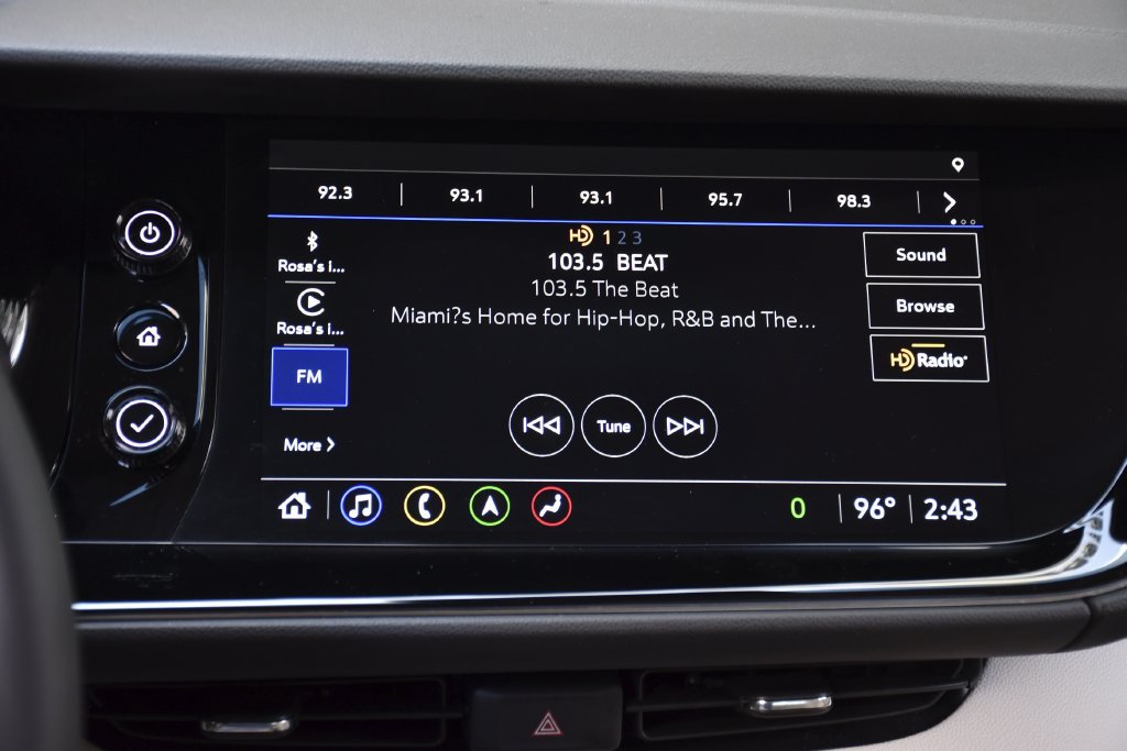 Used 2022 Buick Envision Avenir w/ Technology Package II FWD image 15