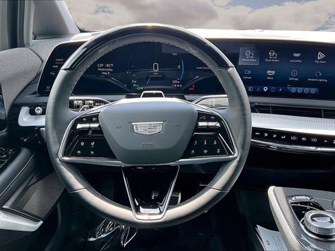 Used 2025 Cadillac Optiq Sport 2 AWD/4WD image 8