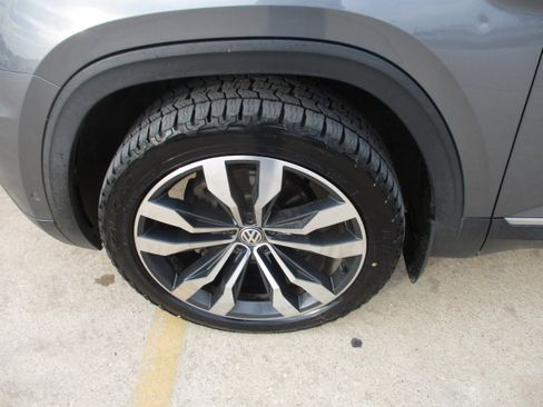 Used 2019 Volkswagen Atlas SEL Premium image 3