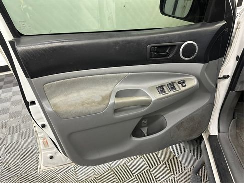 Used 2010 Toyota Tacoma PreRunner image 10