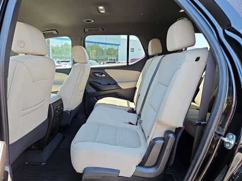 Used 2023 Chevrolet Traverse LS FWD image 12