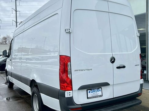 Used 2024 Mercedes-Benz Sprinter 3500 image 27