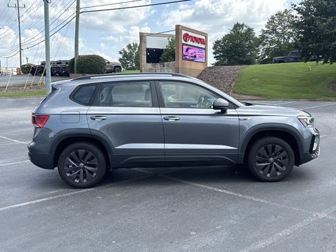 Used 2024 Volkswagen Taos S FWD image 4