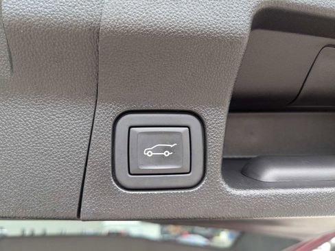 Used 2023 GMC Acadia SLT AWD/4WD image 14