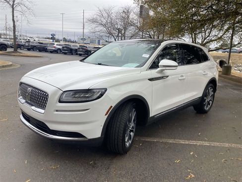 Used 2022 Lincoln Nautilus Reserve image 5