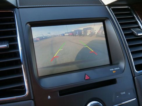 Used 2015 Ford Taurus Limited image 29