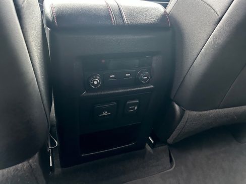 Used 2023 Chevrolet Traverse RS FWD image 24