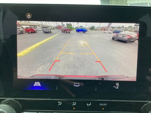 Used 2024 Chevrolet Colorado LT w/ LT Convenience Package RWD image 21