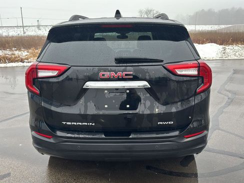 Used 2024 GMC Terrain SLE w/ Driver Convenience Package image 6