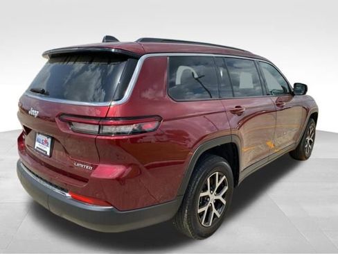 Used 2025 Jeep Grand Cherokee L Limited image 7