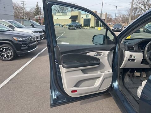 Used 2021 Honda Pilot EX image 13