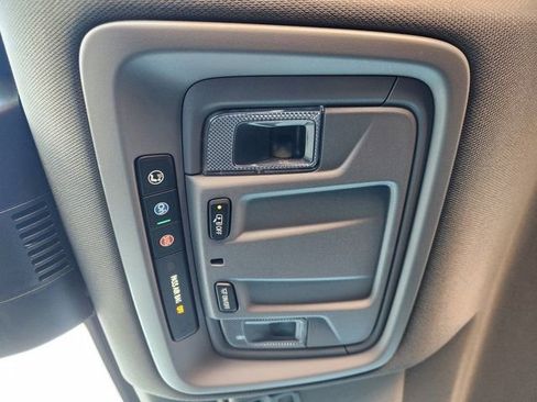 Used 2025 Chevrolet Silverado 1500 Custom image 27
