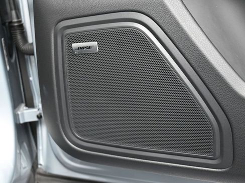 Certified 2025 Porsche Macan image 30