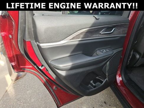 Used 2024 Jeep Grand Cherokee Limited w/ Luxury Tech Group II image 30