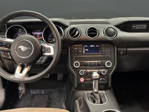 Used 2020 Ford Mustang Coupe RWD image 11