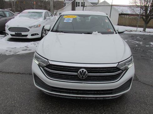 Used 2022 Volkswagen Jetta S image 3