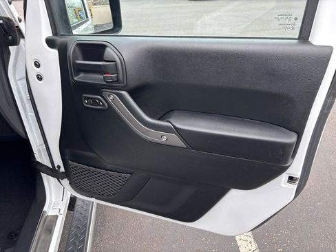 Used 2017 Jeep Wrangler Sport w/ Quick Order Package 24S image 25