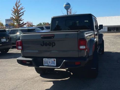Used 2022 Jeep Gladiator Sport image 12