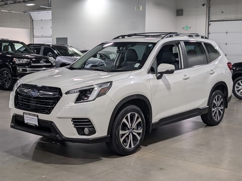 Used 2023 Subaru Forester Limited AWD/4WD image 7