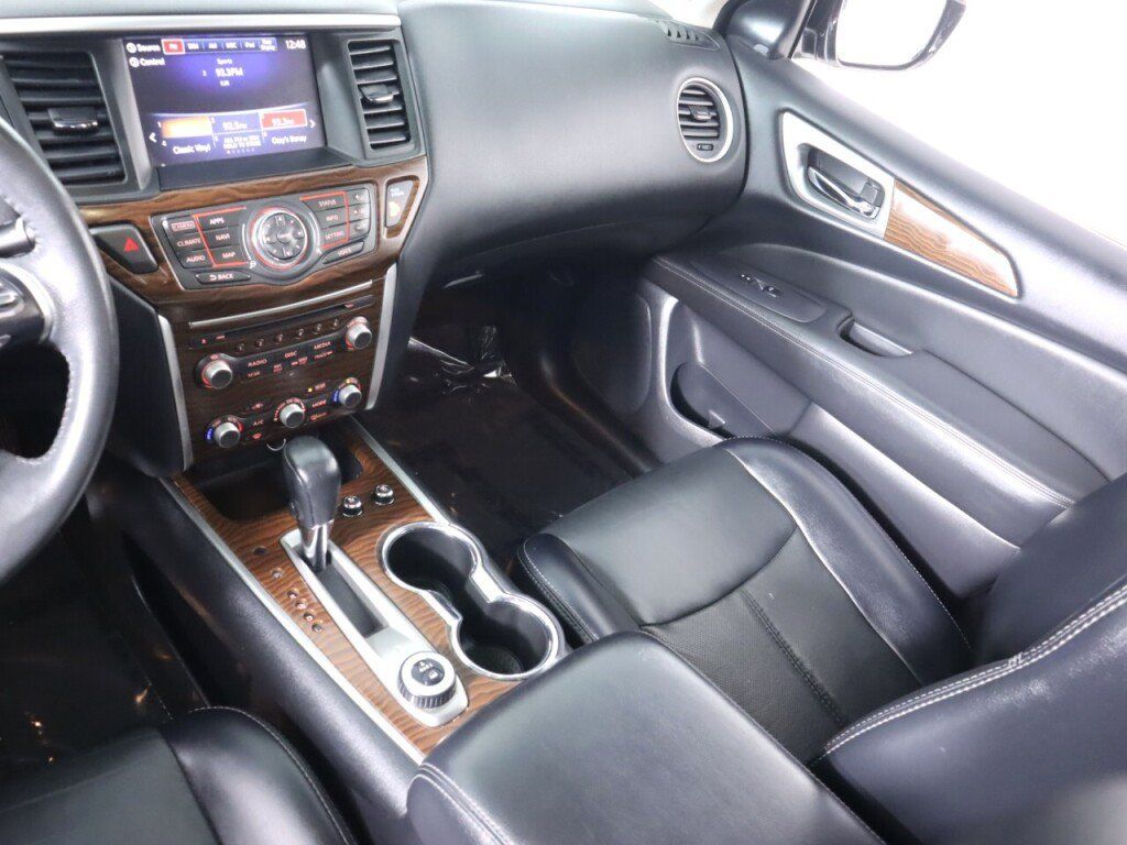 Used 2017 Nissan Pathfinder Platinum AWD/4WD image 38