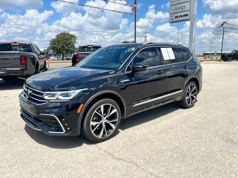 Used 2022 Volkswagen Tiguan SEL R-Line AWD/4WD image 3