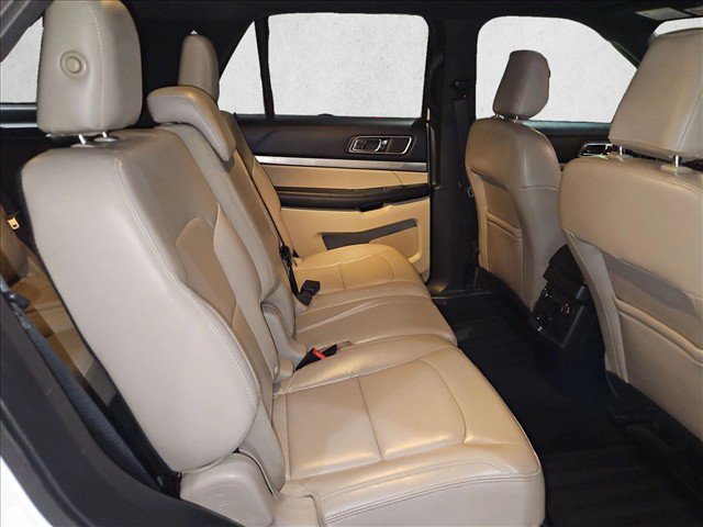 Used 2019 Ford Explorer XLT w/ Equipment Group 202A FWD image 15