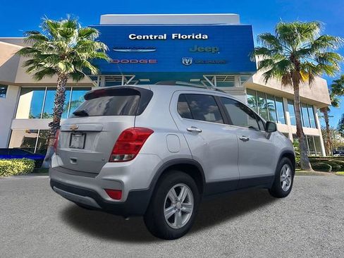 Used 2019 Chevrolet Trax LT w/ LT Convenience Package FWD image 5